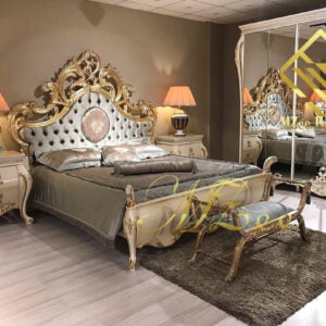 MZee Furniture Luxury Italian Victoria bed
