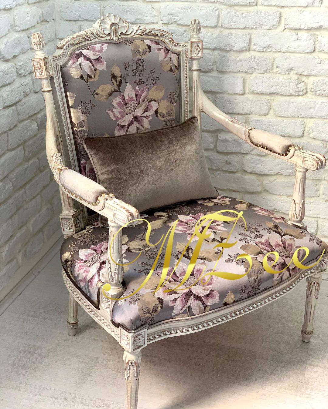 Buy wooden Chairs in Pakistan