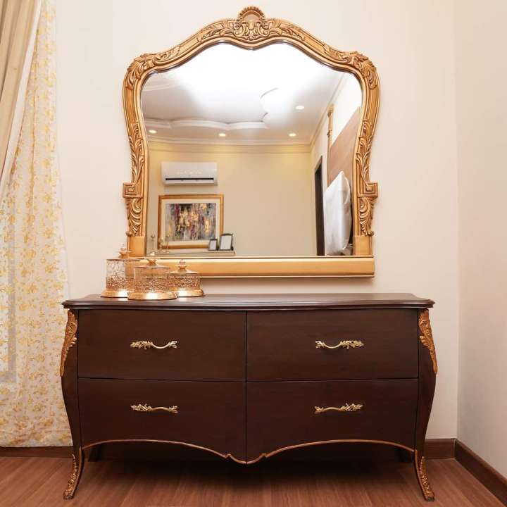 Sheesham Bed Design Pakistan – Solid Wood Luxury Beds for Modern Homes